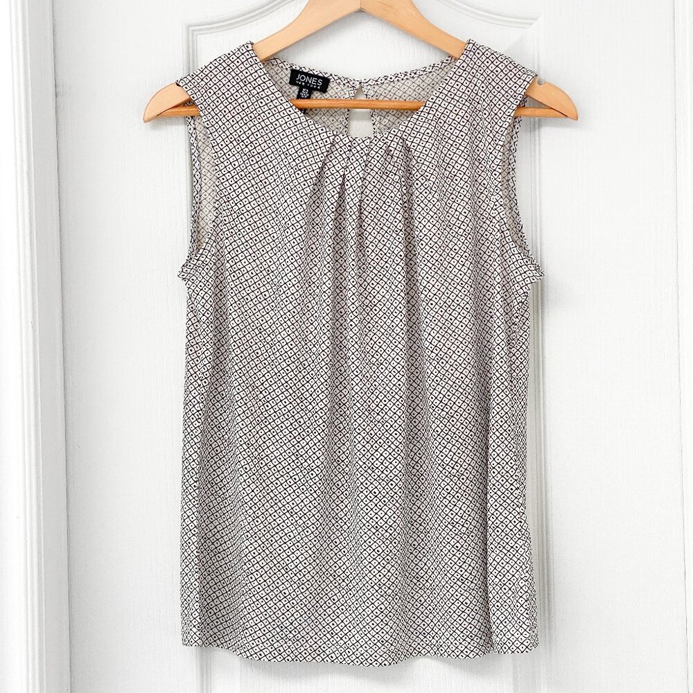 Jones New York Sleeveless Geometric Print Pleated Blouse | Medium